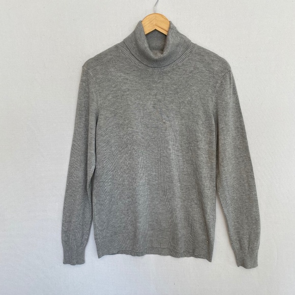 ANDREW MARC Women’s Size Large Gray Turtleneck Sweater - Picture 1 of 5
